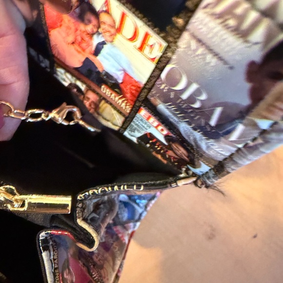 Obama Magazine Cover Clutch - Picture 10 of 10